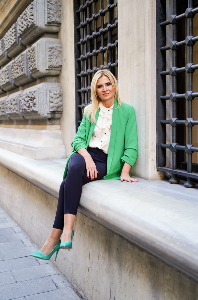 İş Yaşamında Renkli Stiletto Ayakkabılar Giymeyi Denediniz Mi?