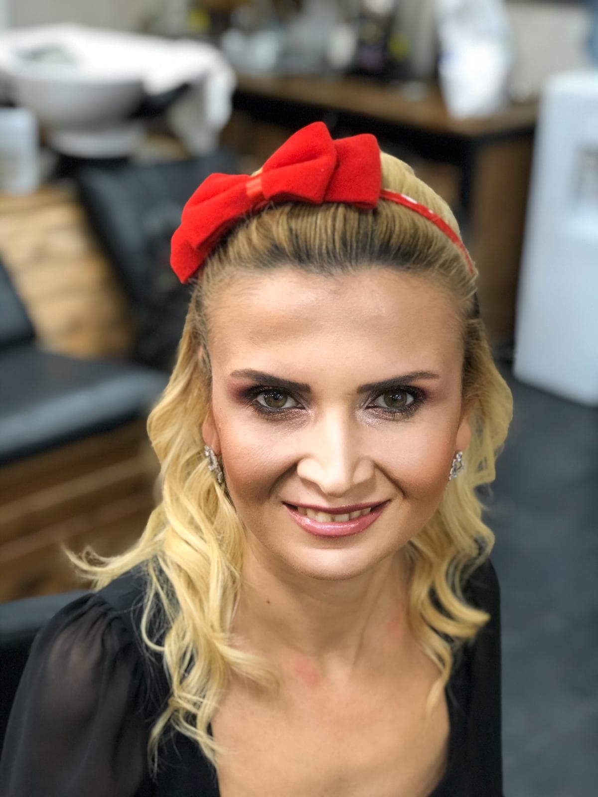 Sevgiler Günü’nde Taşlı ya da Fiyonklu Taçları Tercih Edebilirsiniz…