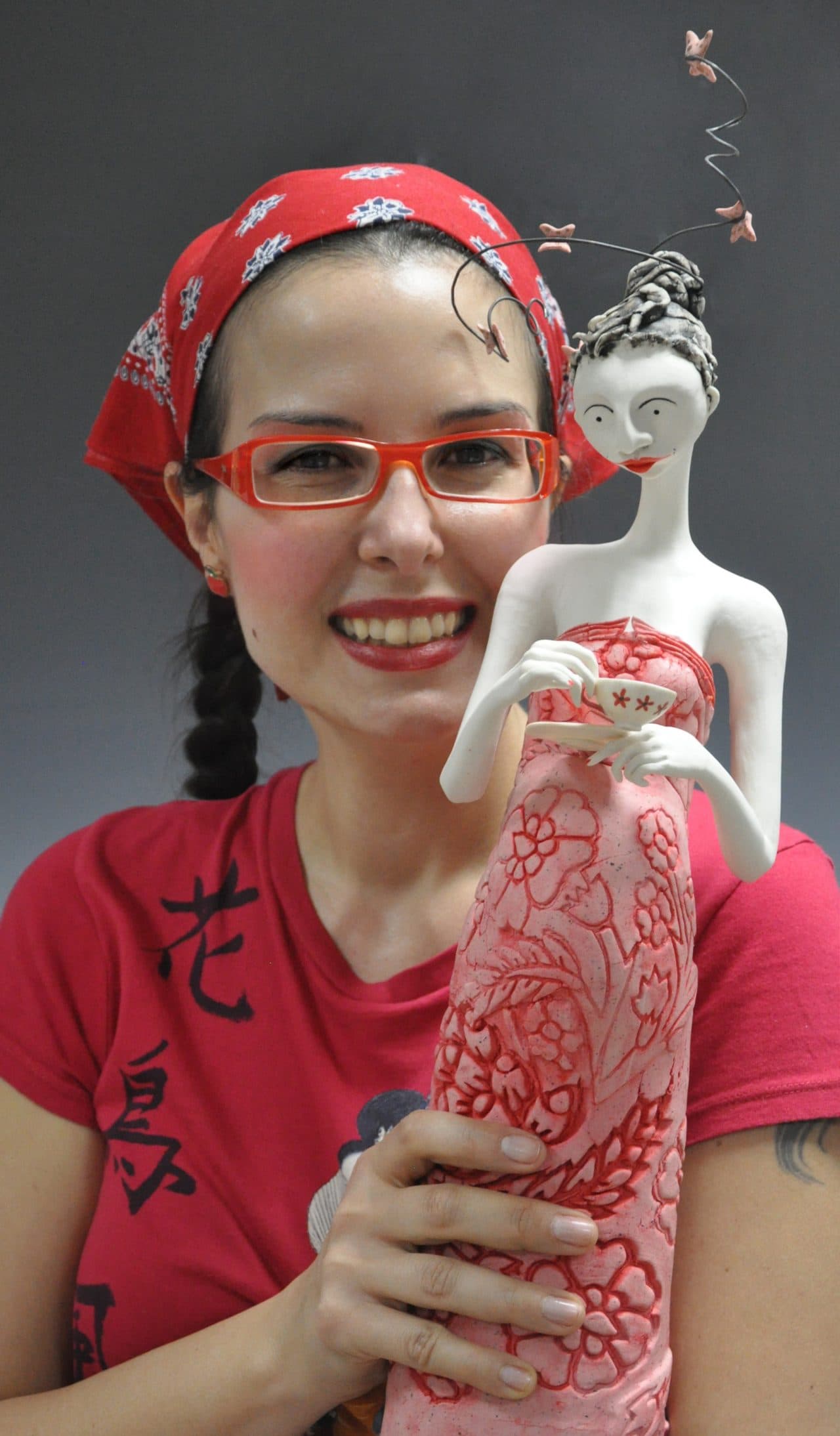 Seramiğe Sevecenlikle, Aşkla,Tutkuyla Dokunmak, Sabırla Pişirmek Gerekir…