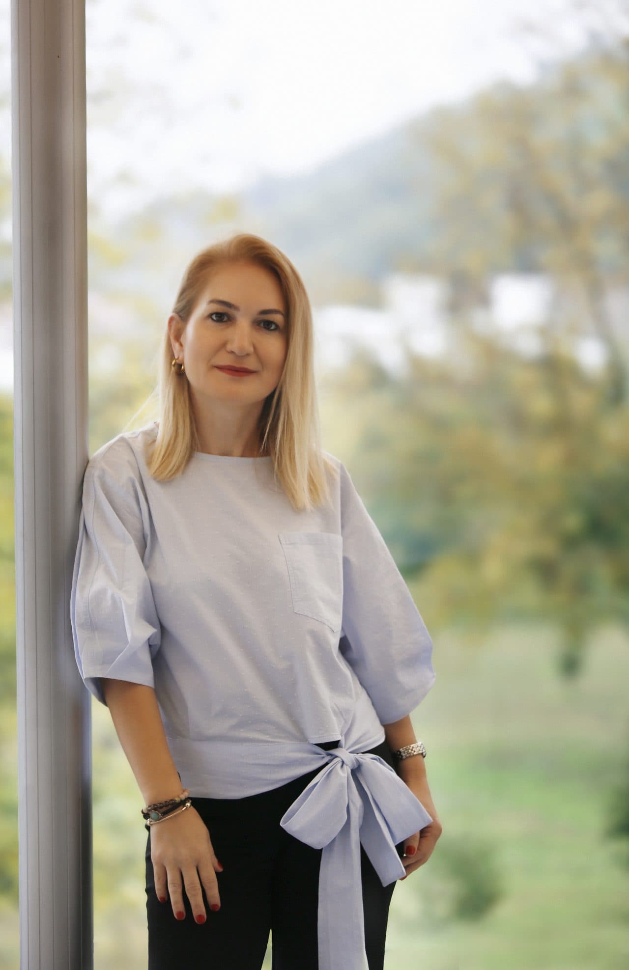YENİDEN DOĞMAYI BAŞARAN HAYATLARIN ÖYKÜSÜ: ‘GÖZYAŞLARIN NE RENK?